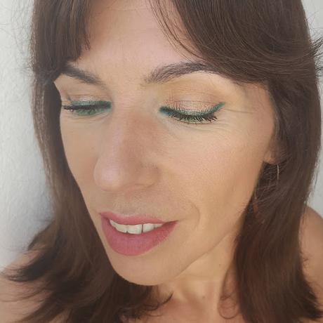 Paleta de sombras...por dos euros (Reseña, swatches y 3 looks)