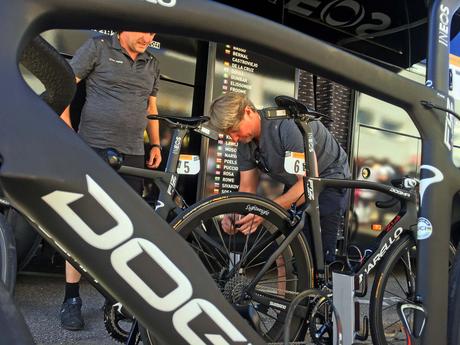 Ineos Team no utiliza en el Tour sus ruedas de contrarreloj Shimano