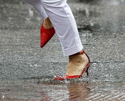 (Recopilación) Yo Escribo Agosto / Lluvia by Varias Autoras (Recopilación) Yo Escribo Agosto / Lluvia by Varias Autoras