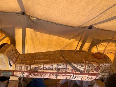 Descubren 27 sarcófagos de hace 2.500 años en Egipto