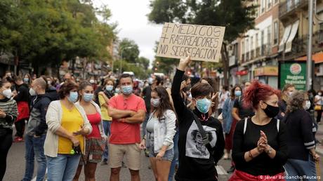 España: Casi un millón de madrileños con movilidad restringida por aumento de casos de Covid-19