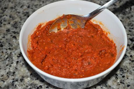 Espaguetis con albóndigas y salsa de tomate casera