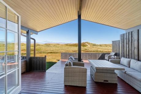 travel summerhus sommer house scandinavian coastal scandinavian beach style modern farmhouse hygge estilo costero nórdico danish coastal danish beach house cottage style cottage design cosy living coastal style coastal living casa rural escandinava casa rural danesa casa de verano casa de la playa cabin near the sea bungalow denmark  