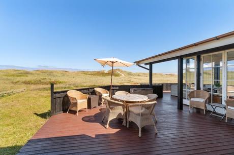 travel summerhus sommer house scandinavian coastal scandinavian beach style modern farmhouse hygge estilo costero nórdico danish coastal danish beach house cottage style cottage design cosy living coastal style coastal living casa rural escandinava casa rural danesa casa de verano casa de la playa cabin near the sea bungalow denmark  