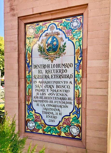 Monumento a Don Bosco, en Triana.