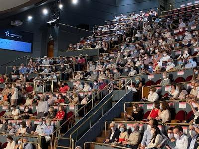 Las iglesias de Madrid deberán reducir menos su aforo que los cines y los teatros. Las iglesias de Madrid deberán reducir menos su aforo que los cines y los teatros.