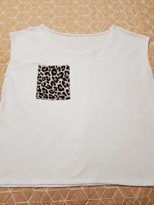 COMO TRANSFORMAR UNA CAMISETA COMO TRANSFORMAR UNA CAMISETA