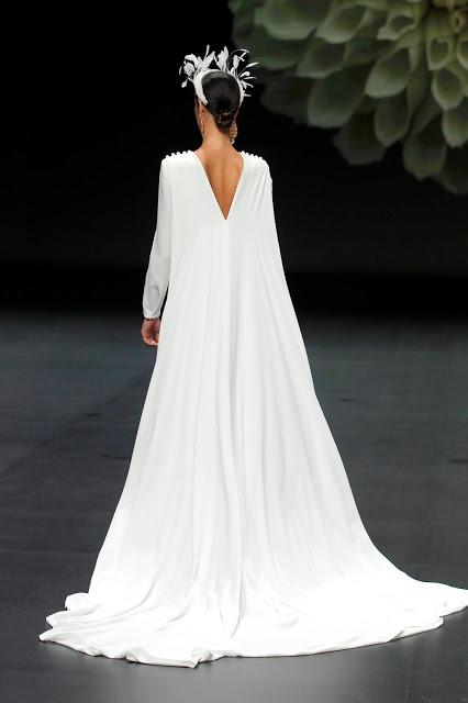 La nueva colección de vestidos de novia 2021 de Jesús Peiró mezcla sostenibilidad y elegancia para la mujer de hoy en día