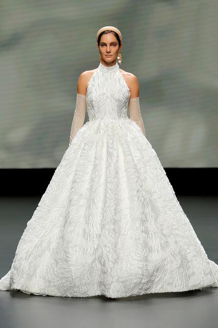 La nueva colección de vestidos de novia 2021 de Jesús Peiró mezcla sostenibilidad y elegancia para la mujer de hoy en día