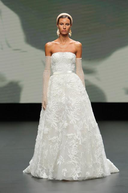 La nueva colección de vestidos de novia 2021 de Jesús Peiró mezcla sostenibilidad y elegancia para la mujer de hoy en día