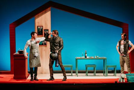 TEATRO | Gabriel Olivares nos evoca a un viaje a la madurez con ´Cádiz´. TEATRO | Gabriel Olivares nos evoca a un viaje a la madurez con ´Cádiz´.
