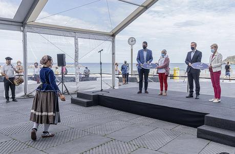 La ciudad de San Sebastián inaugura oficialmente la «Plaza de las Enfermeras» La ciudad de San Sebastián inaugura oficialmente la «Plaza de las Enfermeras»