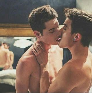 POEMA LGBTI: ESAS BOCAS QUE OPINAN