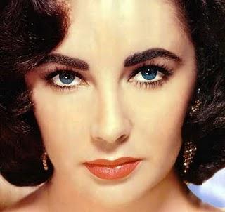 Los ojos de Elizabeth Taylor y el color de las violetas