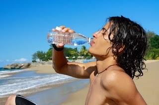 Bebe Agua de Mar en verano e hidrátate‏