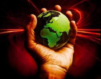 Cebrián y PRISA manipulan el 15M para adelantar elecciones y alentar reformas neoliberales.