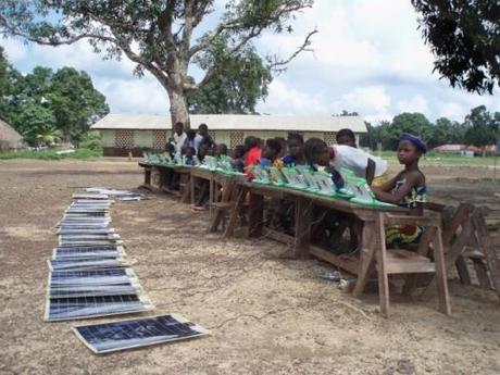 Ordenadores energia solar Desarrollo Sostenible Desarrollo Regional áfrica 