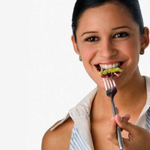 Comemos menos si usamos utensilios grandes