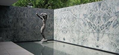 Construcción Monolítica y Estratificada: El Pabellón de Barcelona