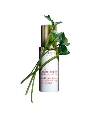 Clarins presenta su nuevo Sérum Capital Lumière