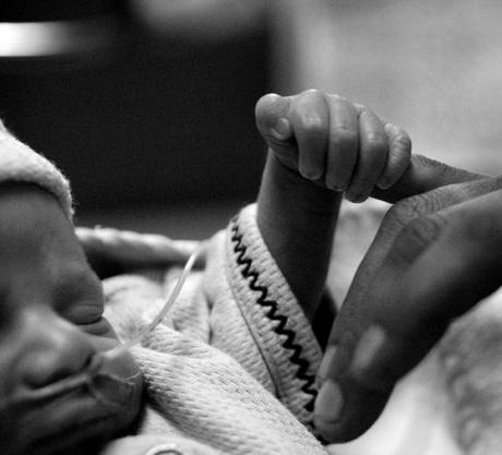 Se evalúa la resucitación con oxígeno a bebés prematuros