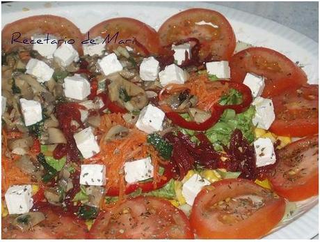 ENSALADA CON CHAMPIÑONES Y TOMATES ENSALADA CON CHAMPIÑONES Y TOMATES