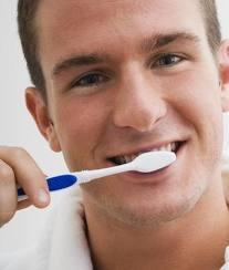 Uno de cada cuatro personas no se cepillan los dientes durante las vacaciones