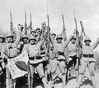 Japón establece bases en la Indochina Francesa y recibe las amenazas de los belicistas anglosajones – 24/07/1941.