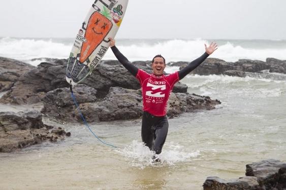 Jordy Smith repite victoria en el Billabong Pro J-Bay 2011