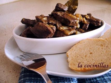 HIGADO DE TERNERA EN CEBOLLADO