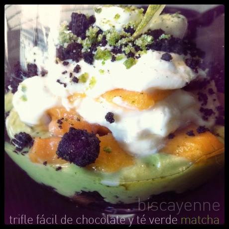 Trifle fácil de chocolate y té verde matcha Trifle fácil de chocolate y té verde matcha