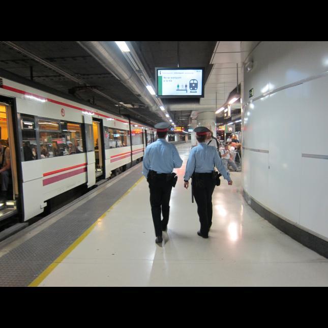Metro de Barcelona: más policía contra los carteristas