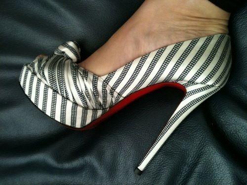 ESTA TARDE ESTOY ... RAYADA !