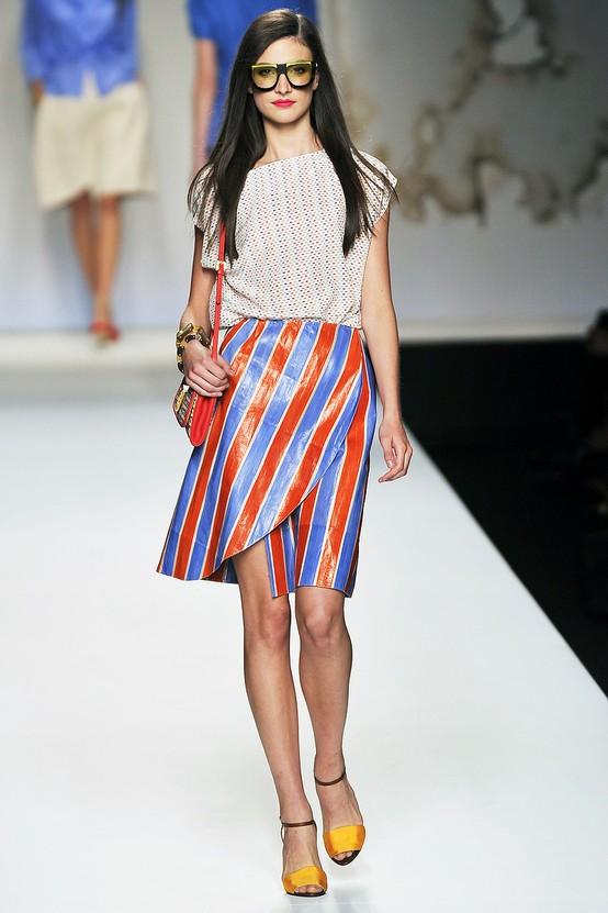 ESTA TARDE ESTOY ... RAYADA !