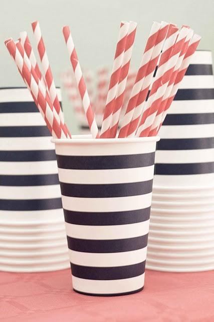 ESTA TARDE ESTOY ... RAYADA !