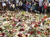 Noruega rinden homenaje víctimas atentados flores