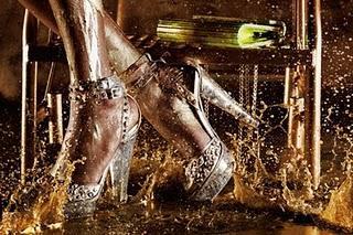 Con motivo de su 15 cumpleaños, Jimmy Choo, ha lanza... Con motivo de su 15 cumpleaños, Jimmy Choo, ha lanza...