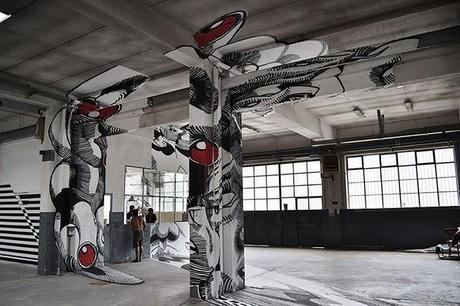 Street art. Retrato-anamorfosis de Medusa.