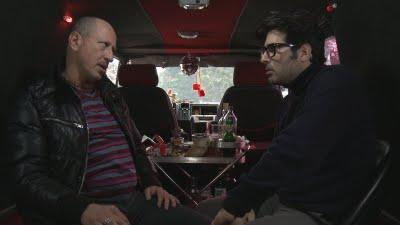 El hombre de al lado, dos mundos unidos por una ventana