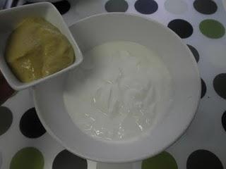 Salmón con berenjenas y salsa de yogur