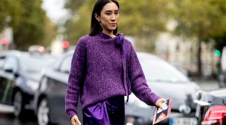 Falda Plisada Con Botas Altas