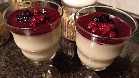 La Panna cotta presentada en unos vasos individuales