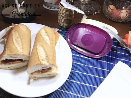 Bocadillo de jamón con mantequilla de ajo asado