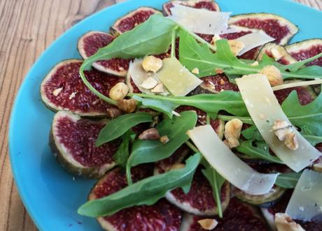 Carpaccio de higos, una receta fácil y de temporada