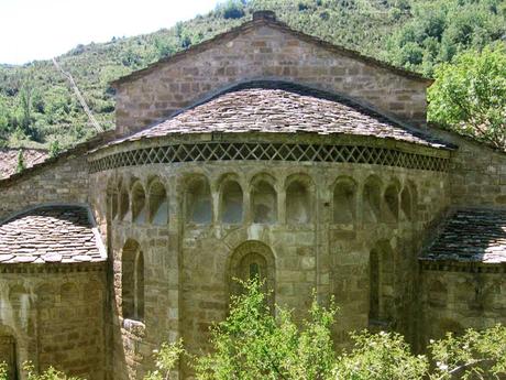 Arquitectura románico-lombarda valle Benasque Pirineo Huesca