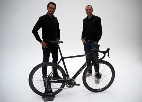 Alberto Contador e Ivan Basso revelan la bicicleta Aurum Magma de A bikes