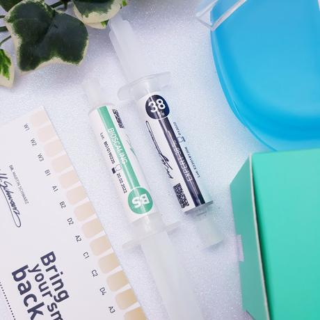 Sonrisa blanca con el tratamiento Dr. Martin Schwarz EXPERT 38% Sonrisa blanca con el tratamiento Dr. Martin Schwarz EXPERT 38%