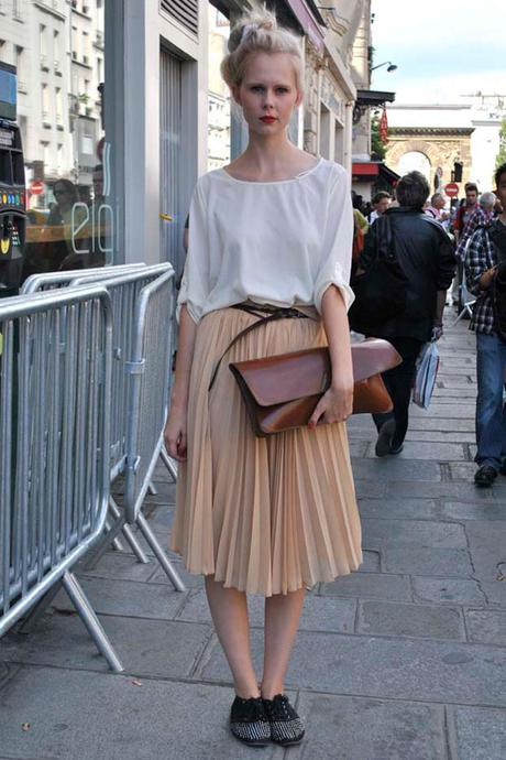 Falda Plisada Midi Beige