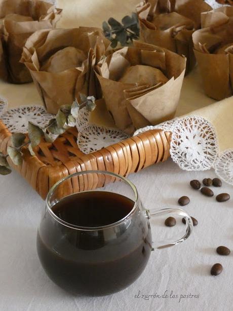 Magdalenas de Café con glasa Magdalenas de Café con glasa