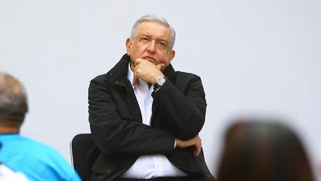 López Obrador dejaría el poder a mitad de mandato o antes, si perdiera su alto respaldo popular.